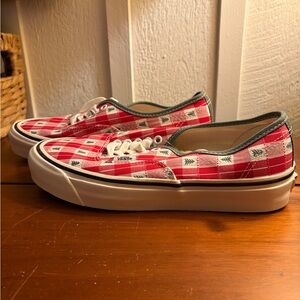 Vans Authentic Red Plaid Holiday Sneakers Women’s 8.5 NWOT